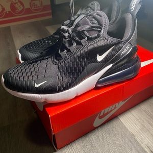 Nike Air Max 270
Big Kids' Shoe